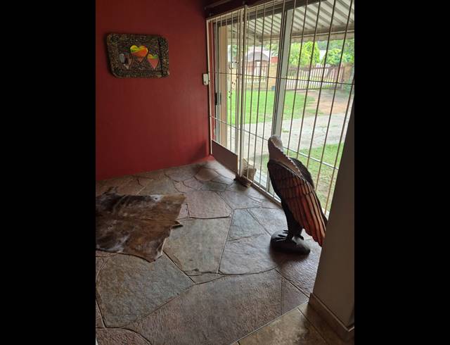 4 BEDROOM FREEHOLD FOR SALE IN PIONEER PARK